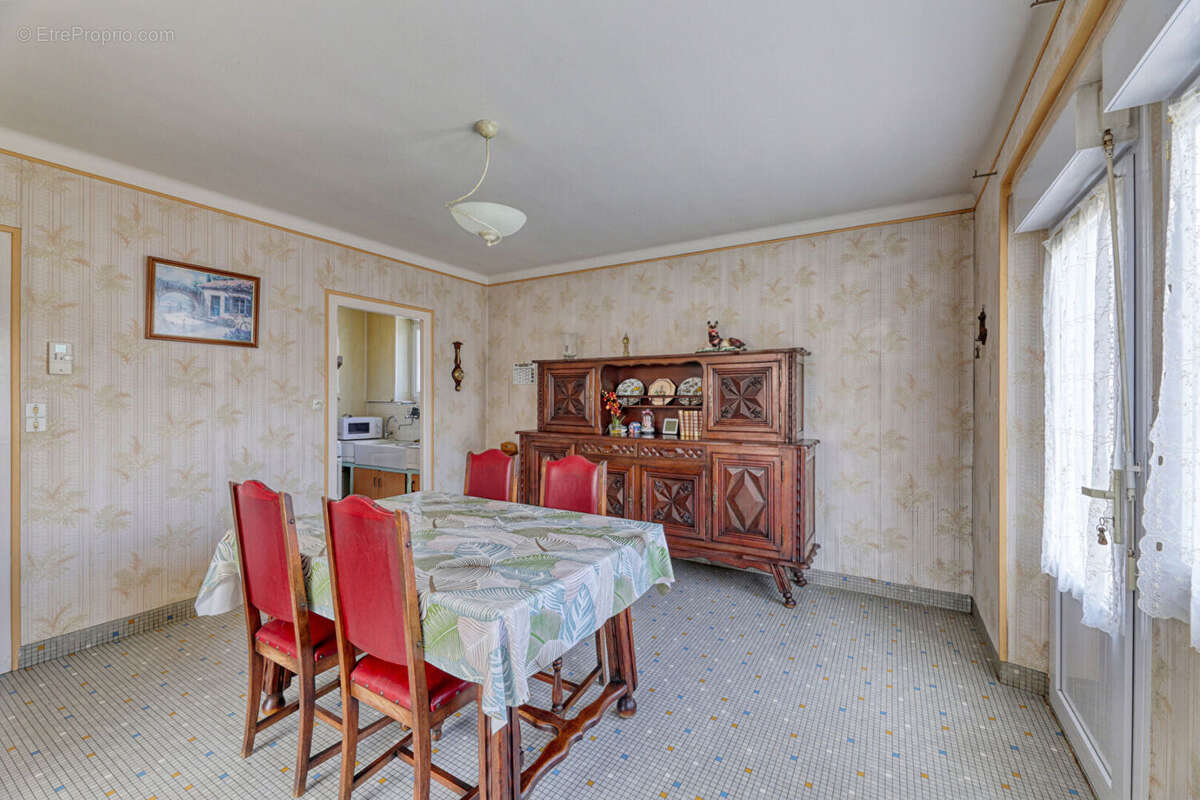 Maison à MONTAIGU