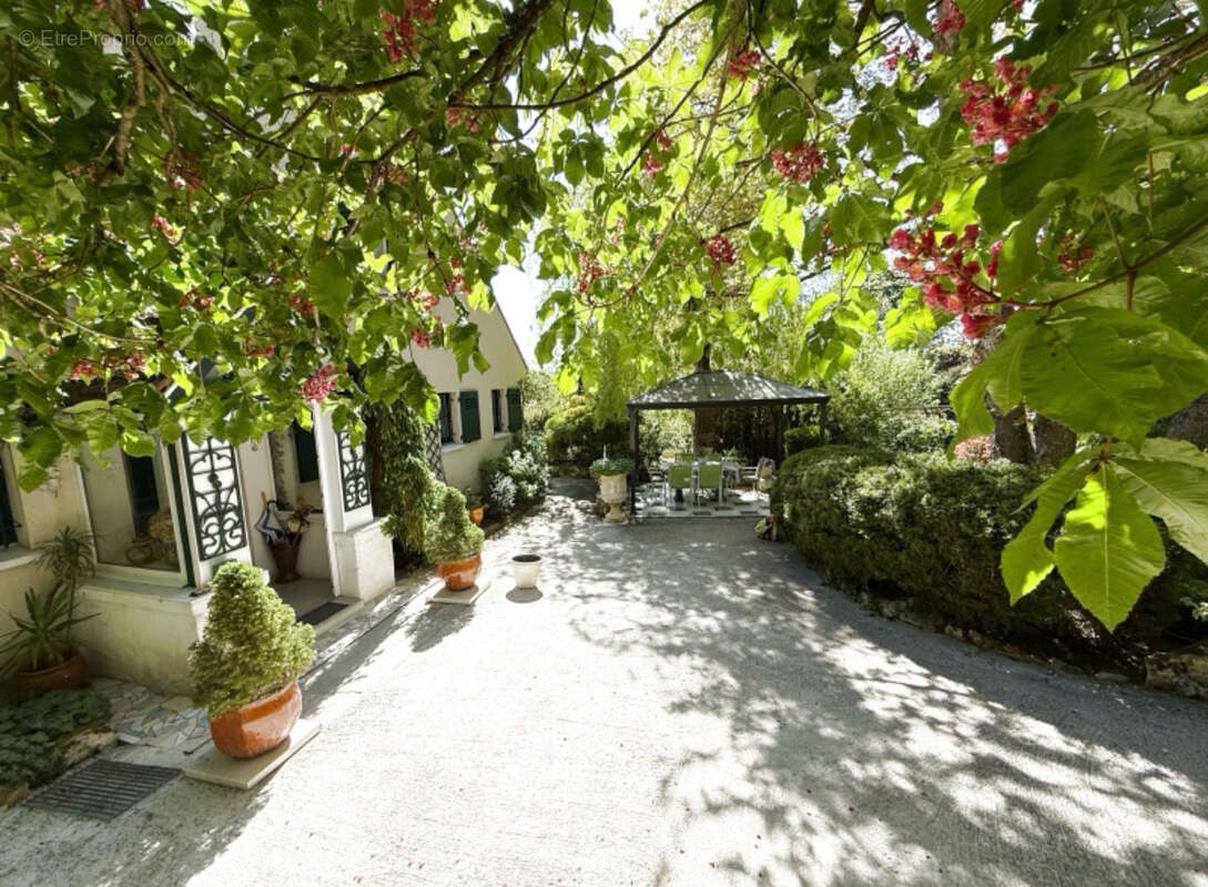 Maison à VILLENEUVE-SUR-BELLOT