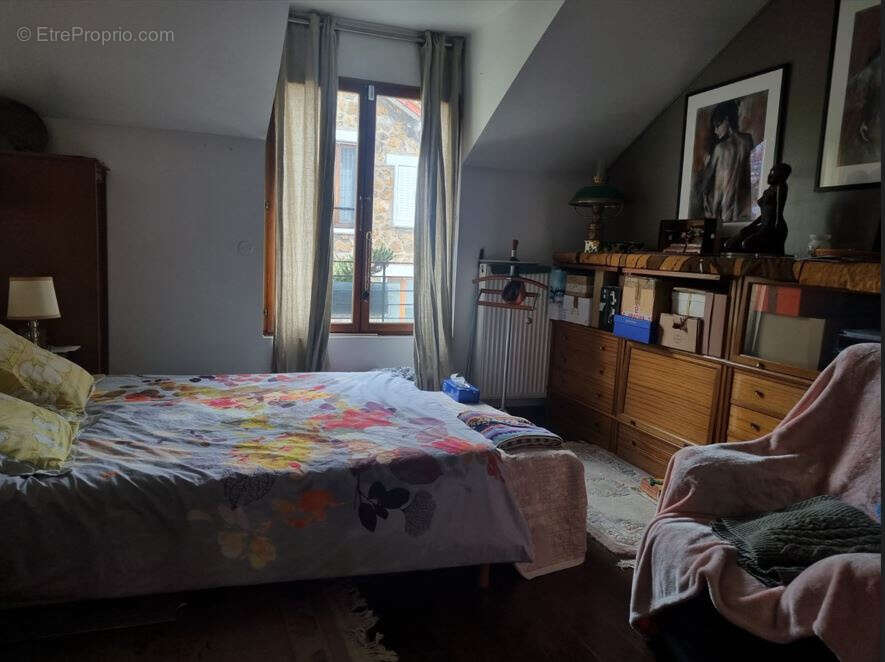 Autre à CORBEIL-ESSONNES