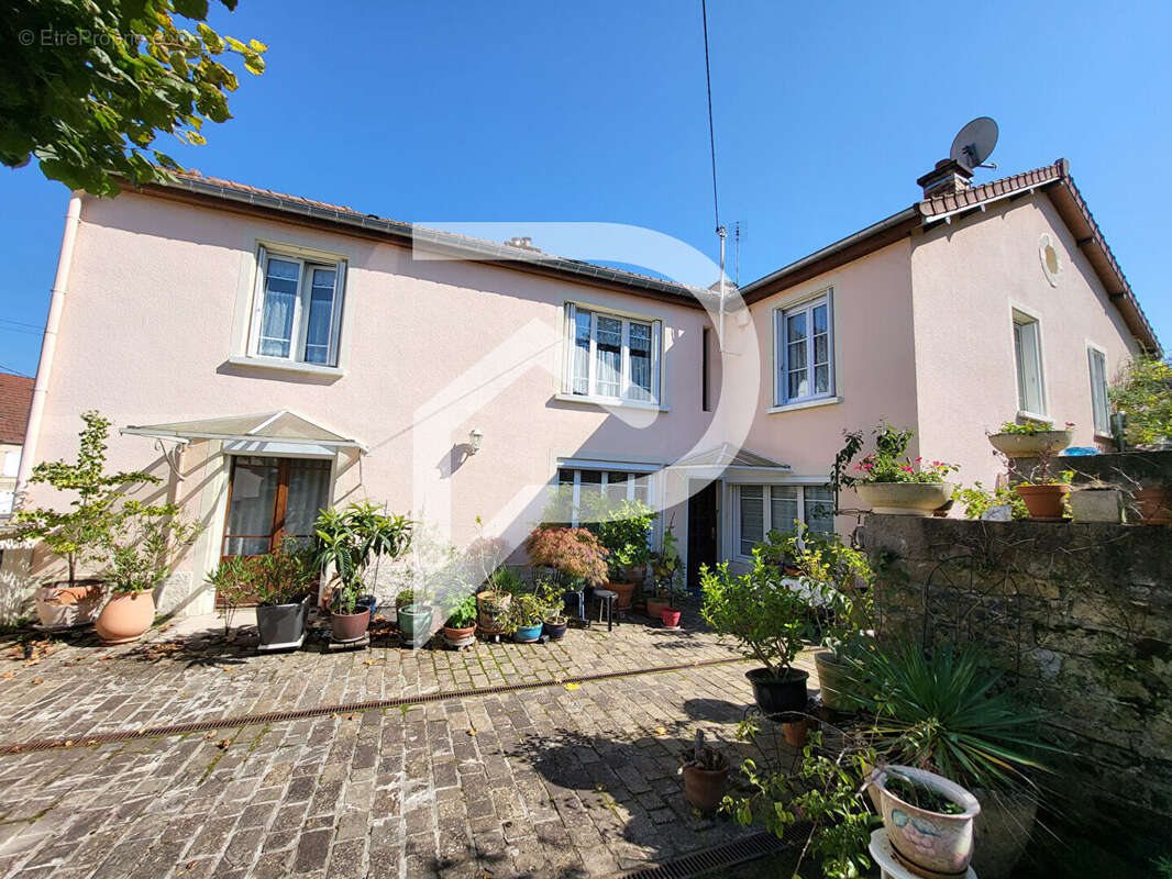Maison  7 pièce(s) CHAMPSEVRAINE - photo 3