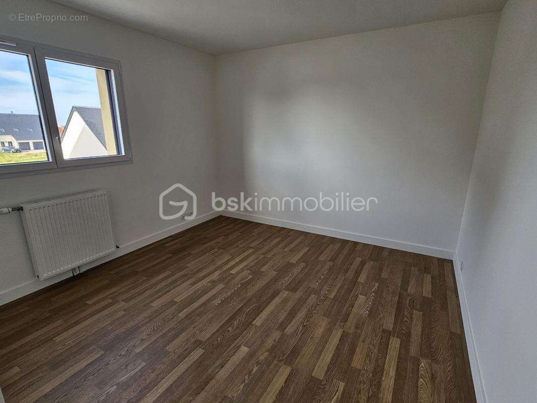 Maison à LONGUES-SUR-MER