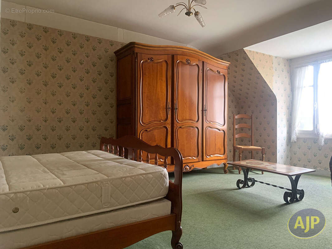 Maison à SAINTE-GEMMES-D'ANDIGNE