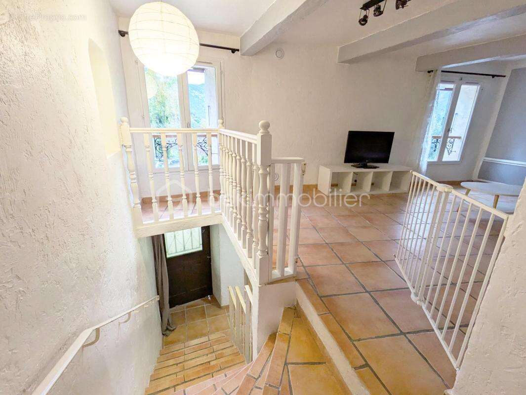 Appartement à GILETTE