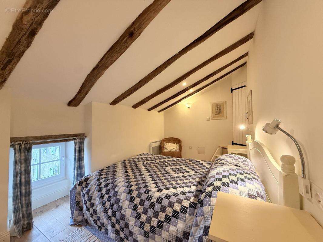 Maison à VILLEBOIS-LAVALETTE