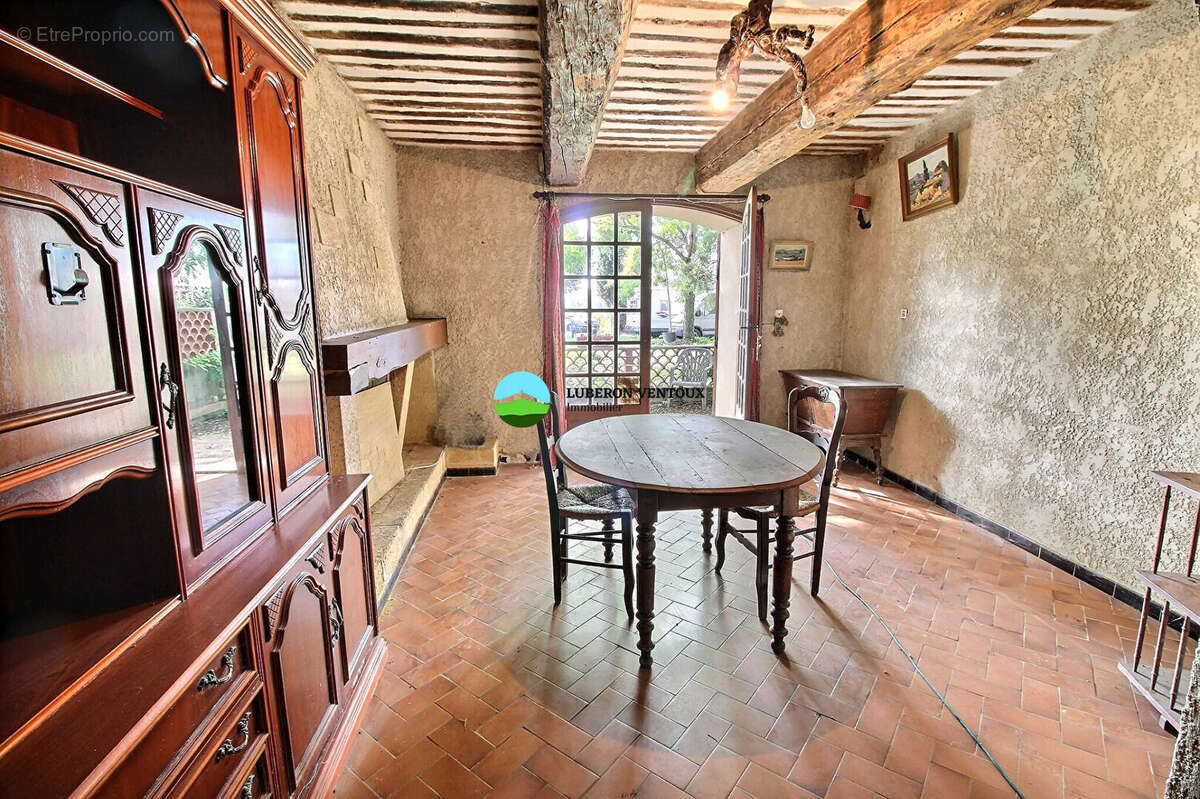 Maison à COURTHEZON