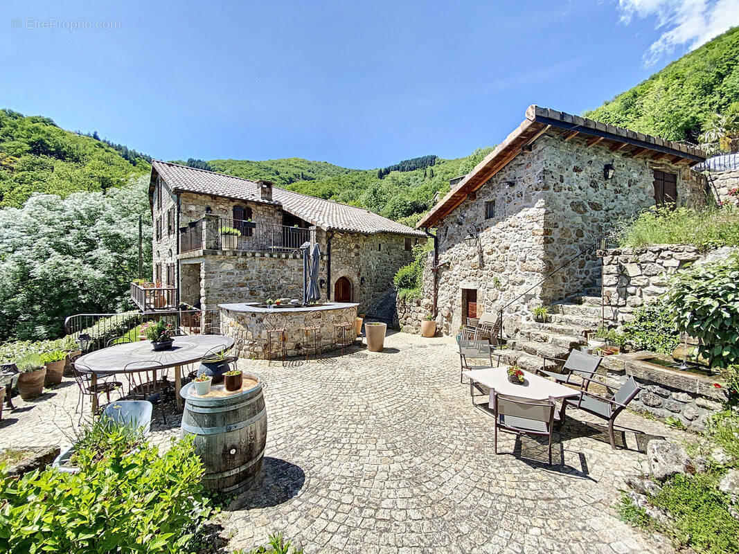 Maison à BURZET