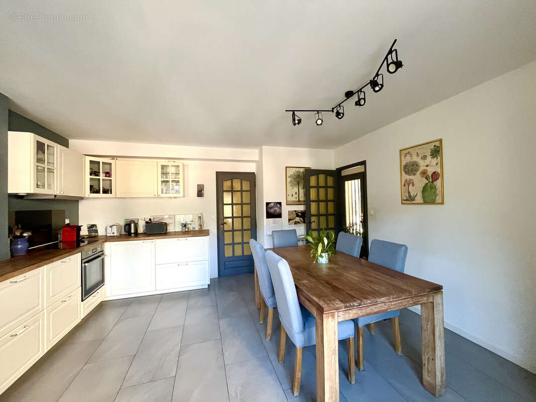 Maison à ENSUES-LA-REDONNE