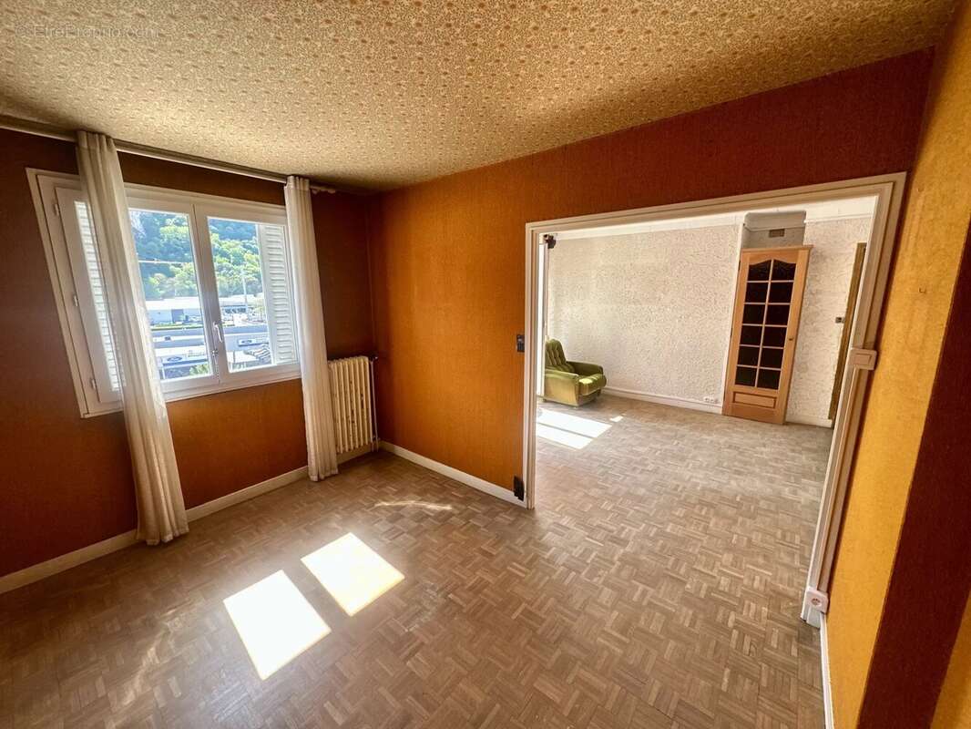 Appartement à FONTAINE