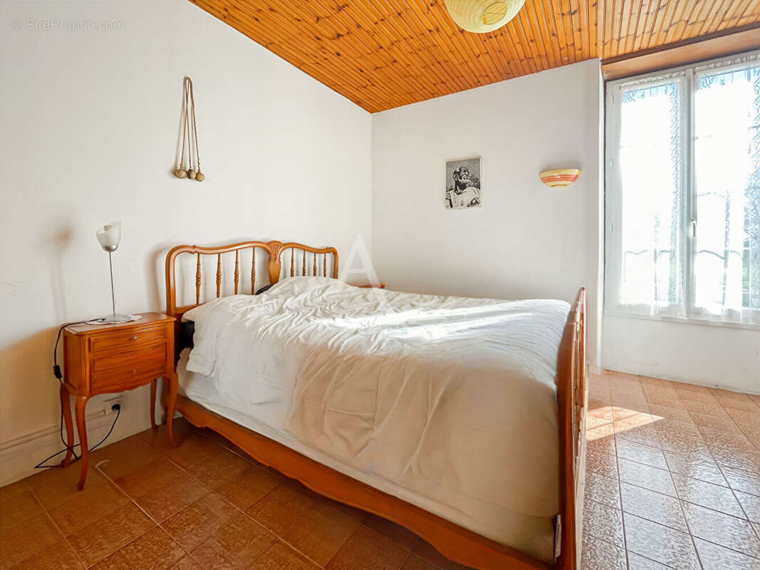 Maison à SAINTE-RADEGONDE-DES-NOYERS