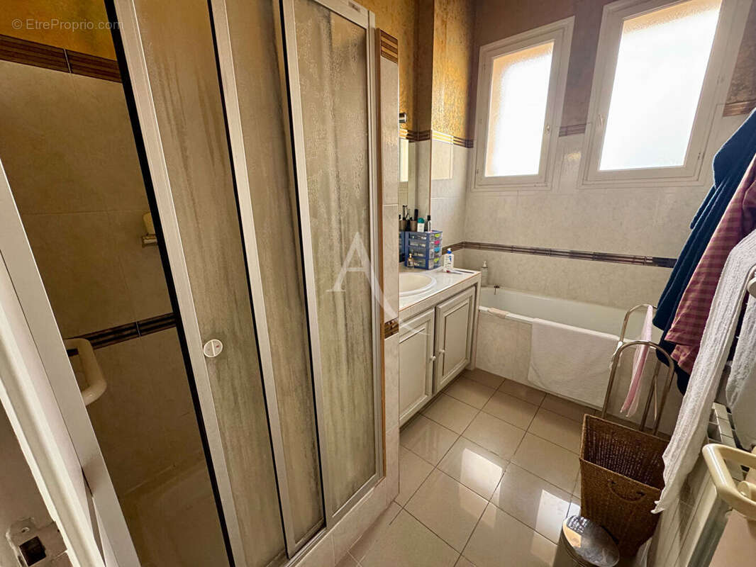 Maison Nimes 10 pièce(s) 322.96 m2 - photo 8