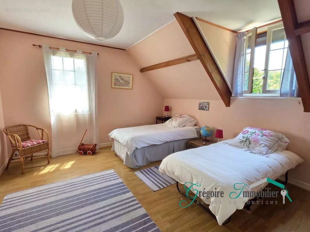 Maison à MONTCOURT-FROMONVILLE