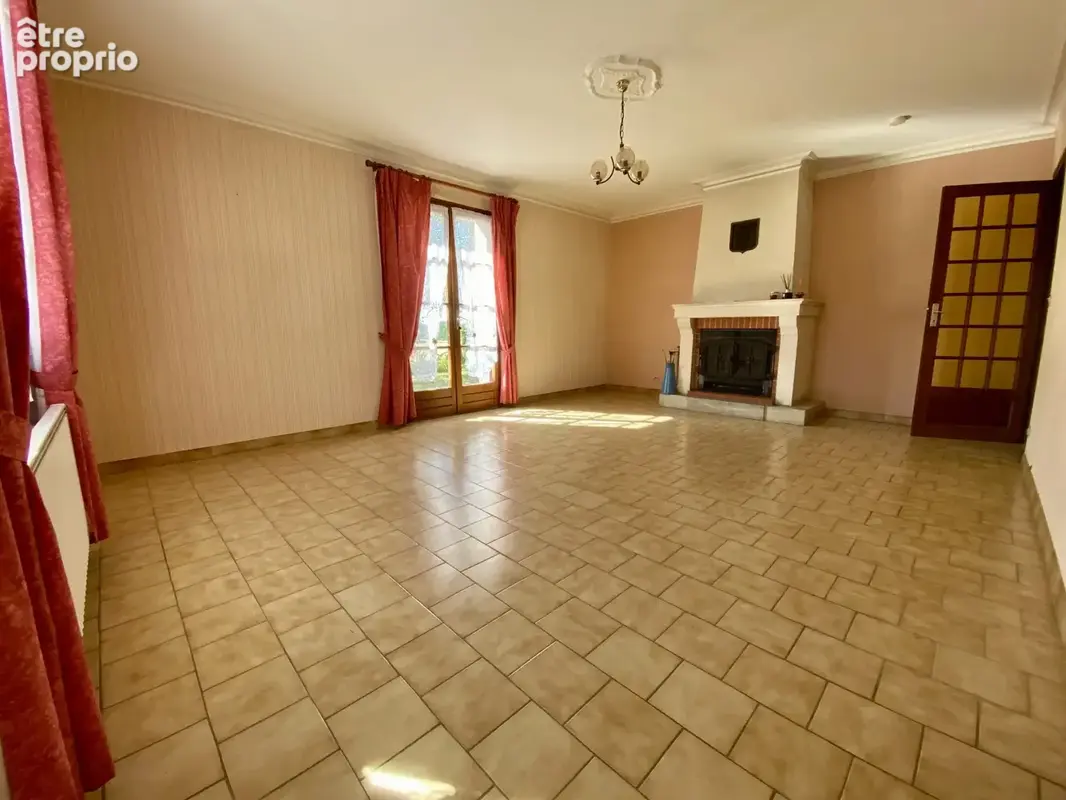 Maison 81 m² à Saint-Jean-Saint-Germain  - photo 6