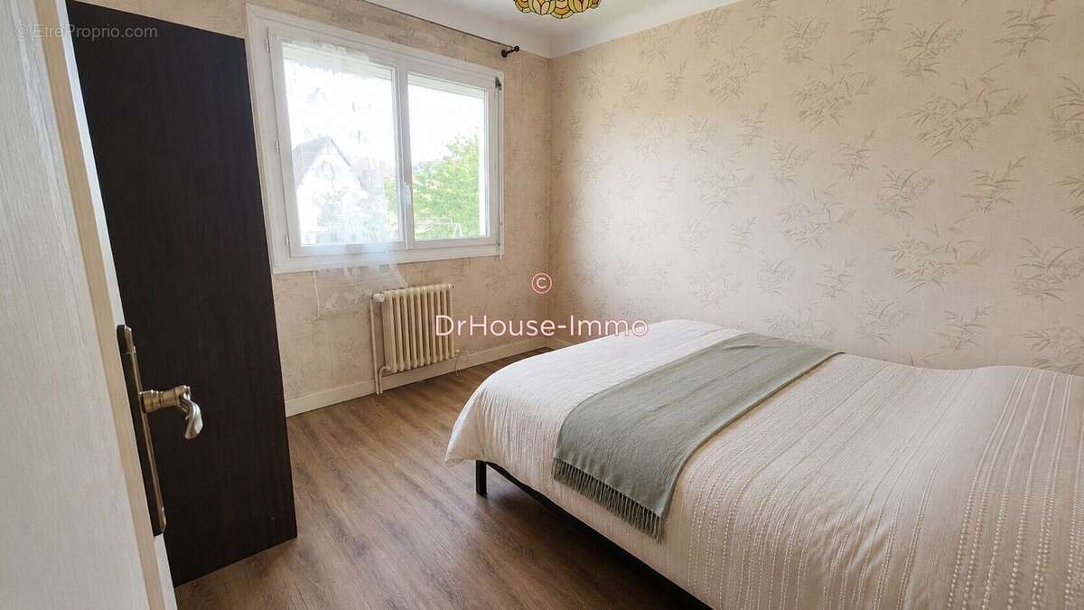 Maison 118 m² à Saint-Remy-Les-Chevreuse  - photo 19