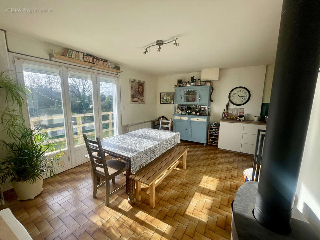 Maison à COMMEQUIERS