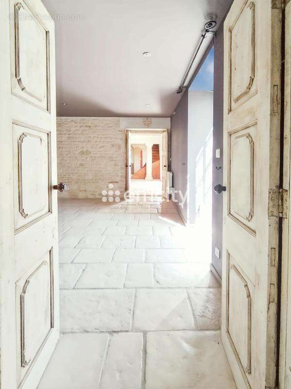 Maison 250 m² à Chambon  - photo 10