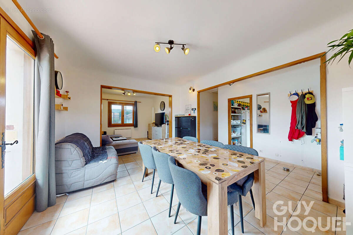 Grande maison familiale de 144 m² au centre-ville d'Hagetmau - photo 4
