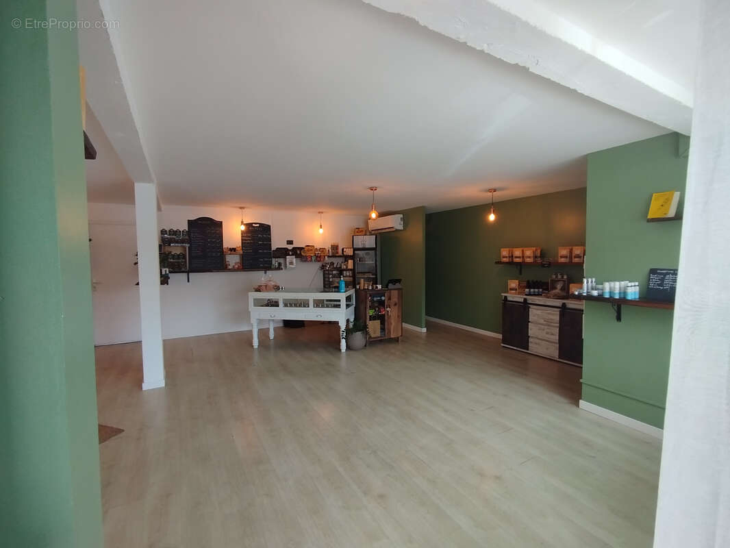 Commerce à SAINT-PIERRE