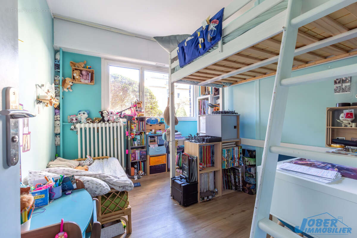 Appartement à NOGENT-SUR-MARNE