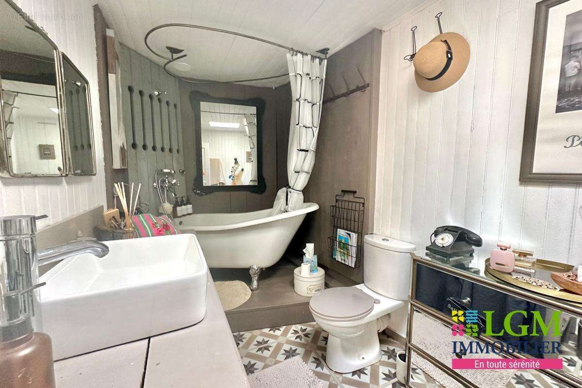 NIMES - Appartement arènes - photo 6