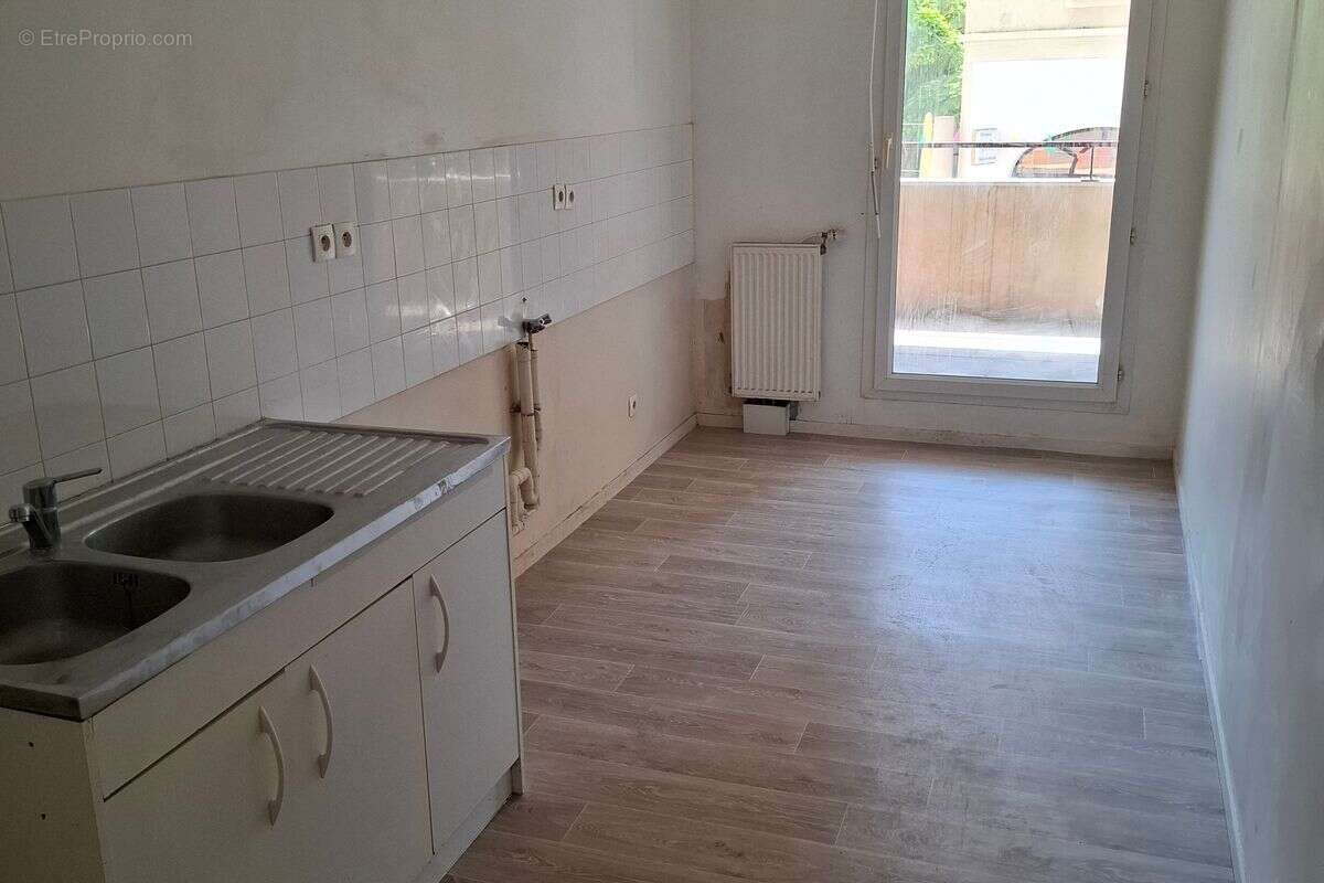 Appartement à CHARBONNIERES-LES-BAINS
