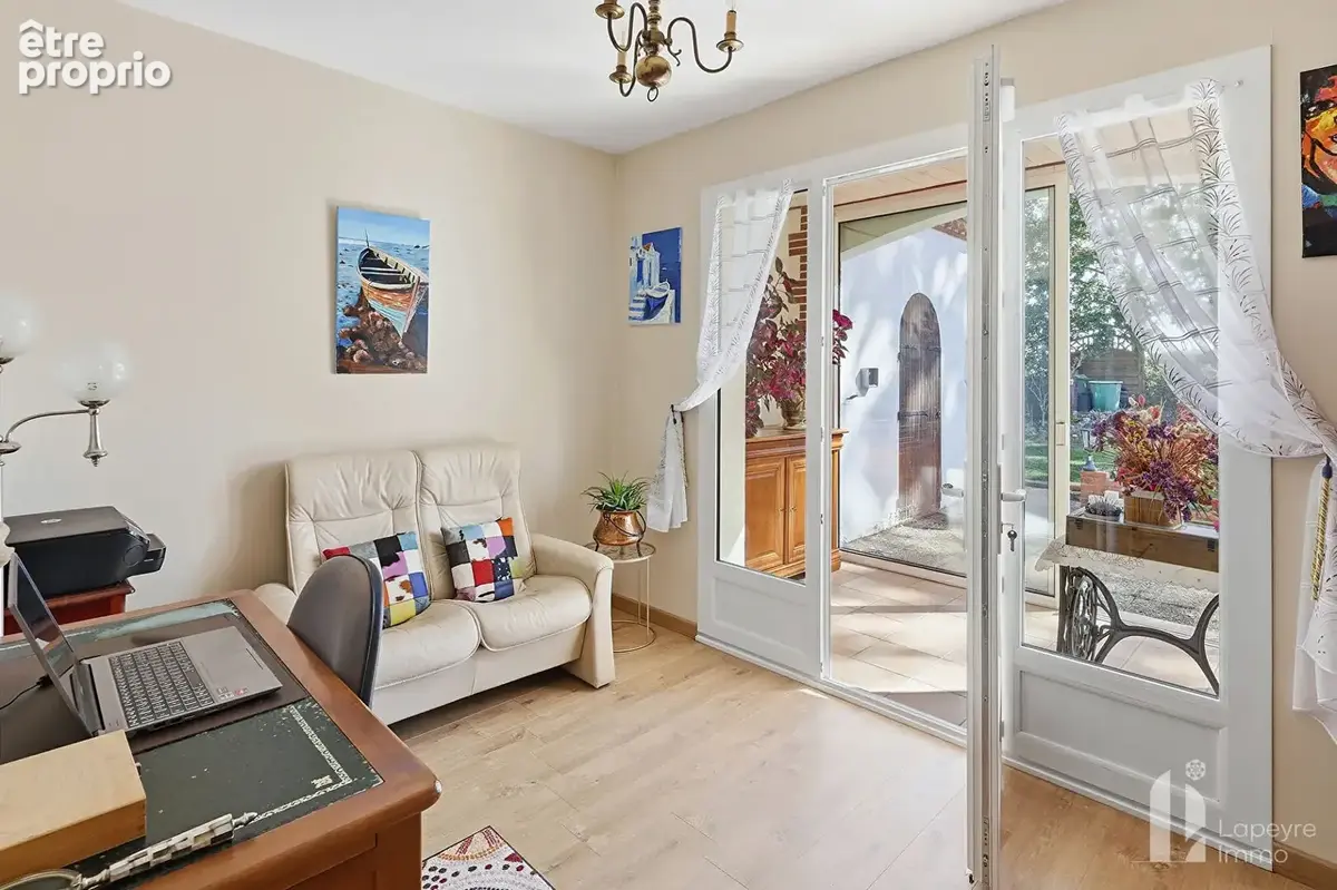 RARE - BOURG HAUTE-GOULAINE - Maison 4 chambres + 1 bureau - 188 m² - photo 6