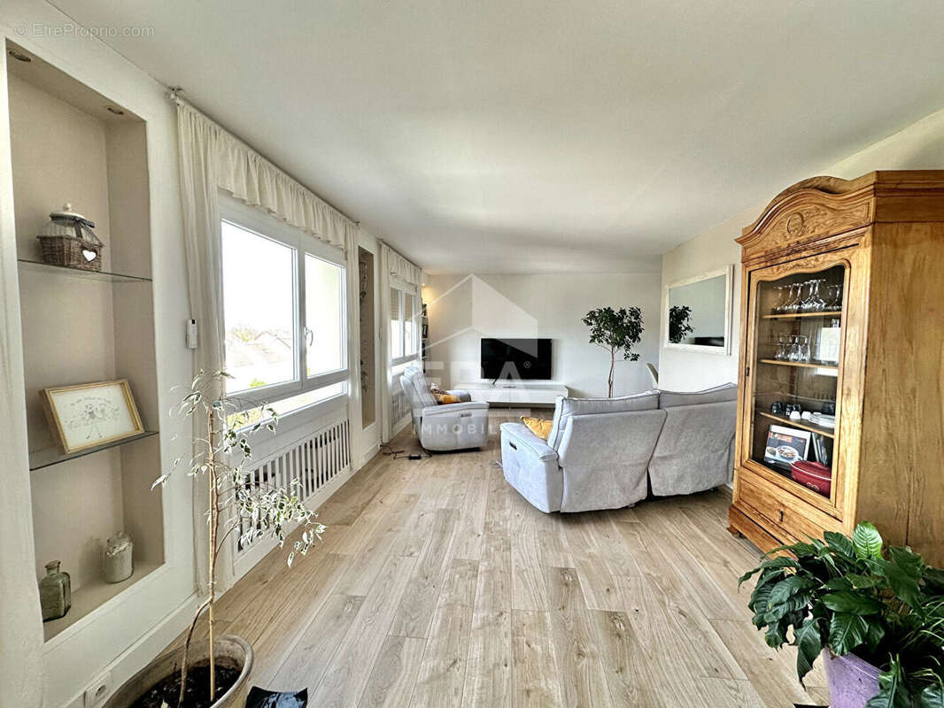Appartement à SARTROUVILLE