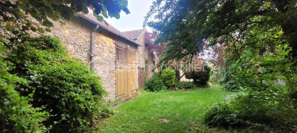 Maison en pierre 143 m² / 5 pieces - photo 7