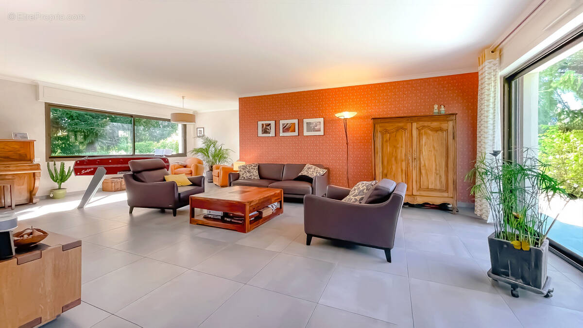 Maison à YVRE-L'EVEQUE