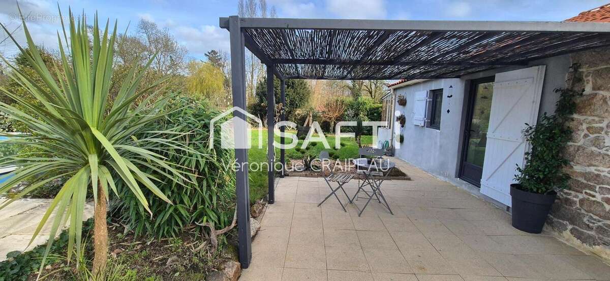 Photo 2 - Maison à LA CHAIZE-LE-VICOMTE