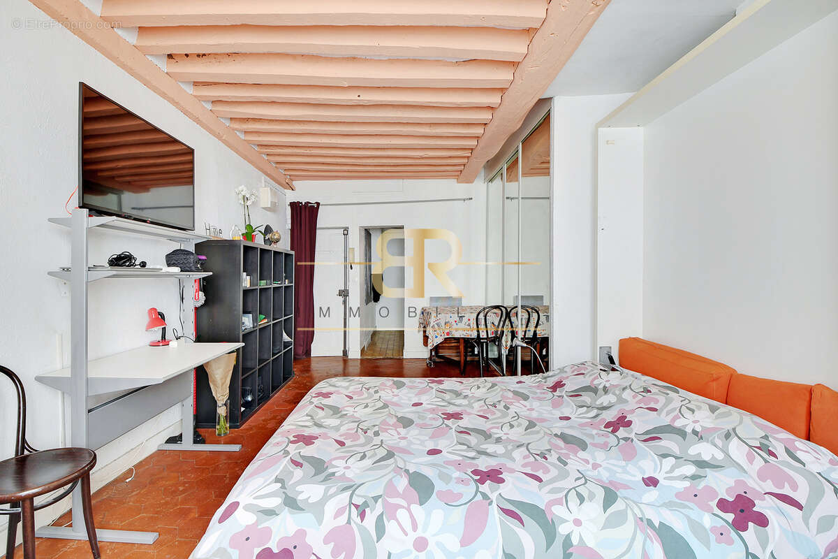 Appartement à PARIS-3E