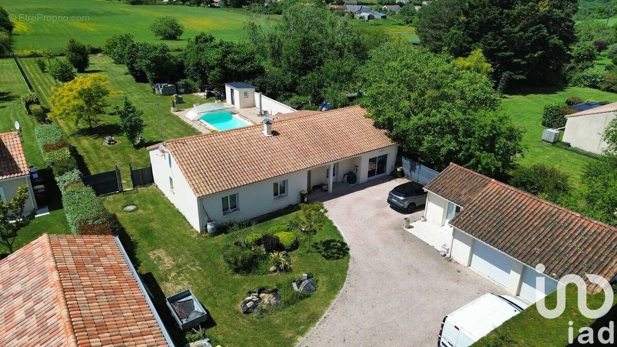 Photo 1 - Maison à BONNEUIL-MATOURS