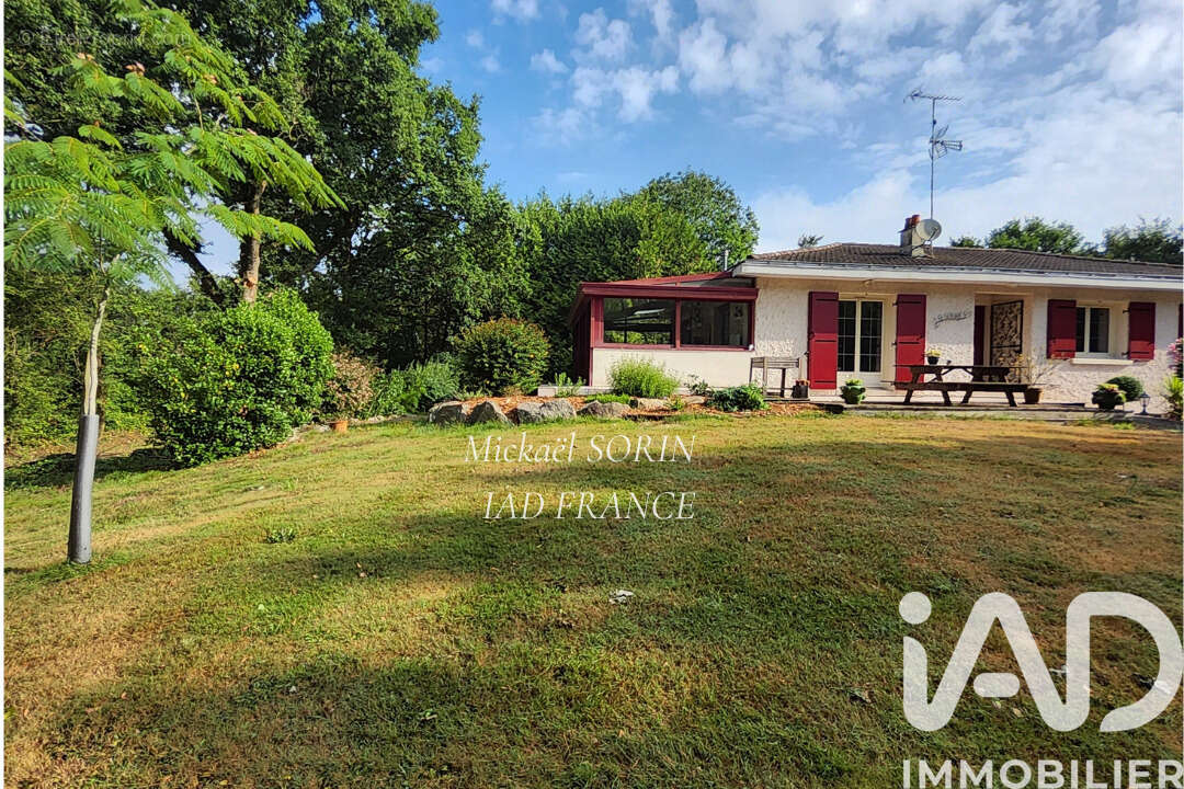 Photo 4 - Maison à LA CHAIZE-LE-VICOMTE