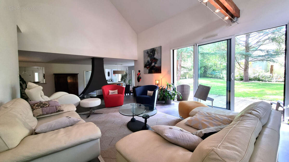 Maison Sautron  230 m2 - Vallée du Cens - 6chb - photo 5