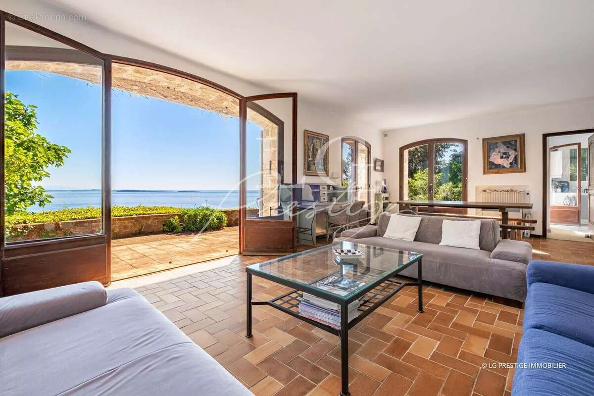 Maison à THEOULE-SUR-MER