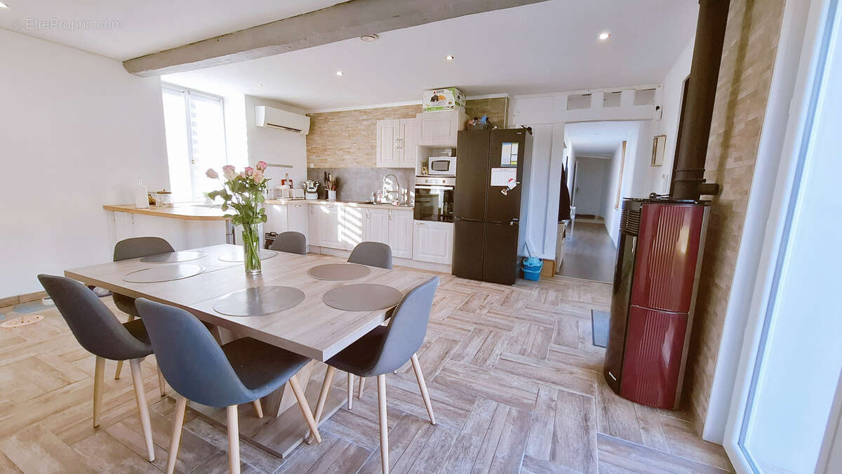 Maison à SAINT-ETIENNE-SOUS-BARBUISE