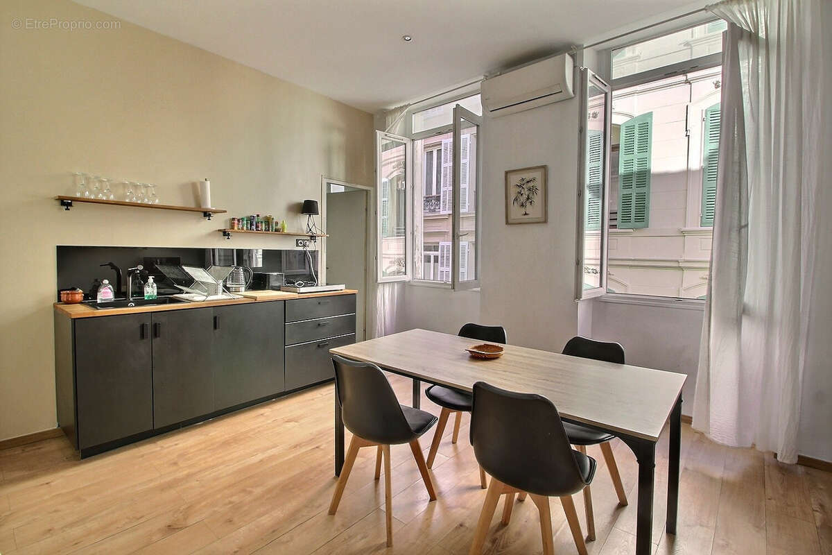 Appartement à MARSEILLE-6E