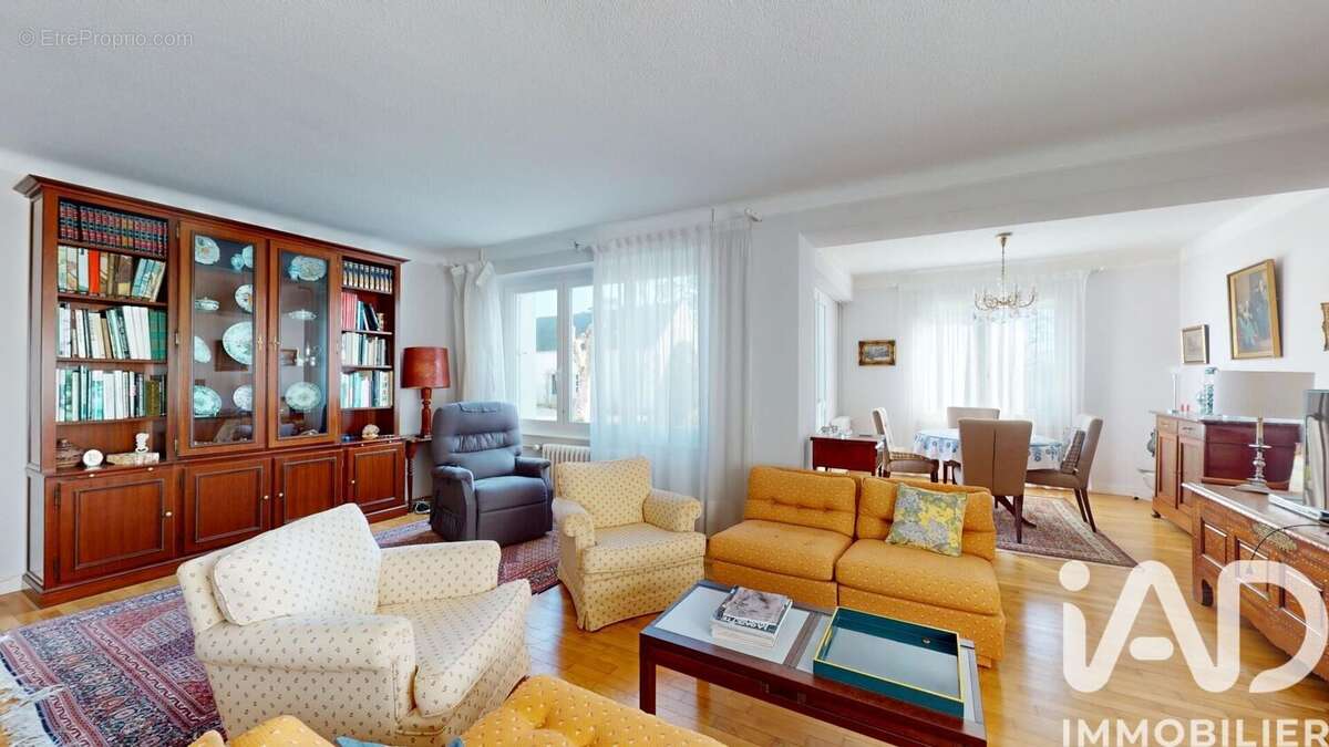 Maison 280 m² à Plozevet  - photo 2
