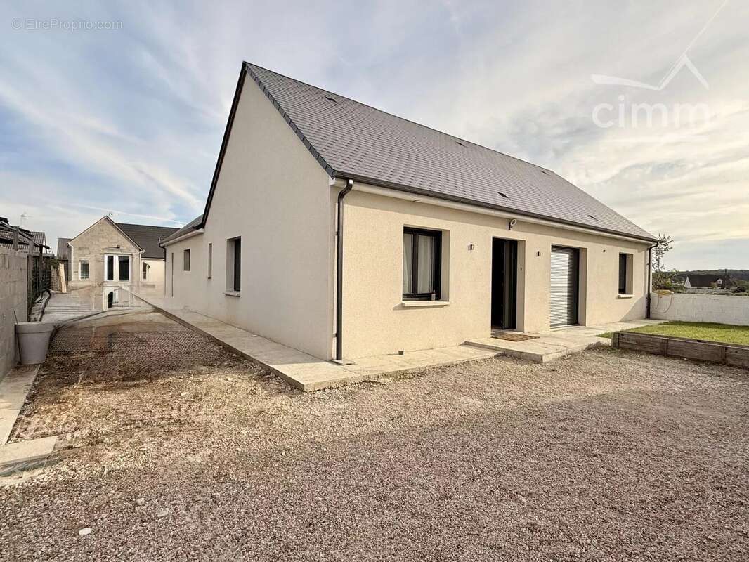 Maison à SAINT-SULPICE-DE-POMMERAY