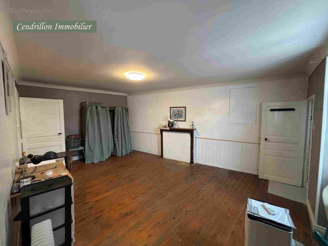 Maison de bourg en pierres, indépendante, 80m2 habitable de suite, avec cour et atelier. - photo 25