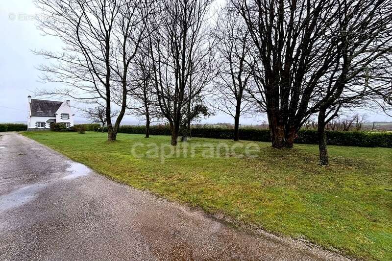 Maison à PLONEVEZ-PORZAY