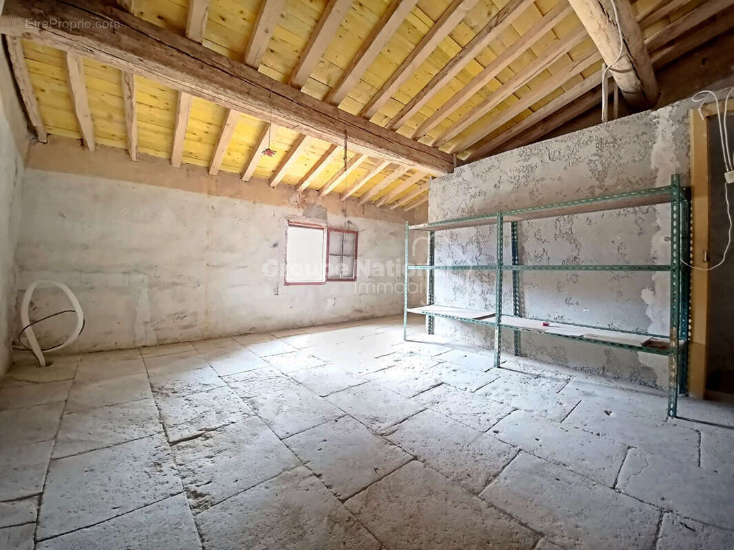 Maison de ville 80m2 ( Surface au sol 160m²) garage et exterieur - photo 7