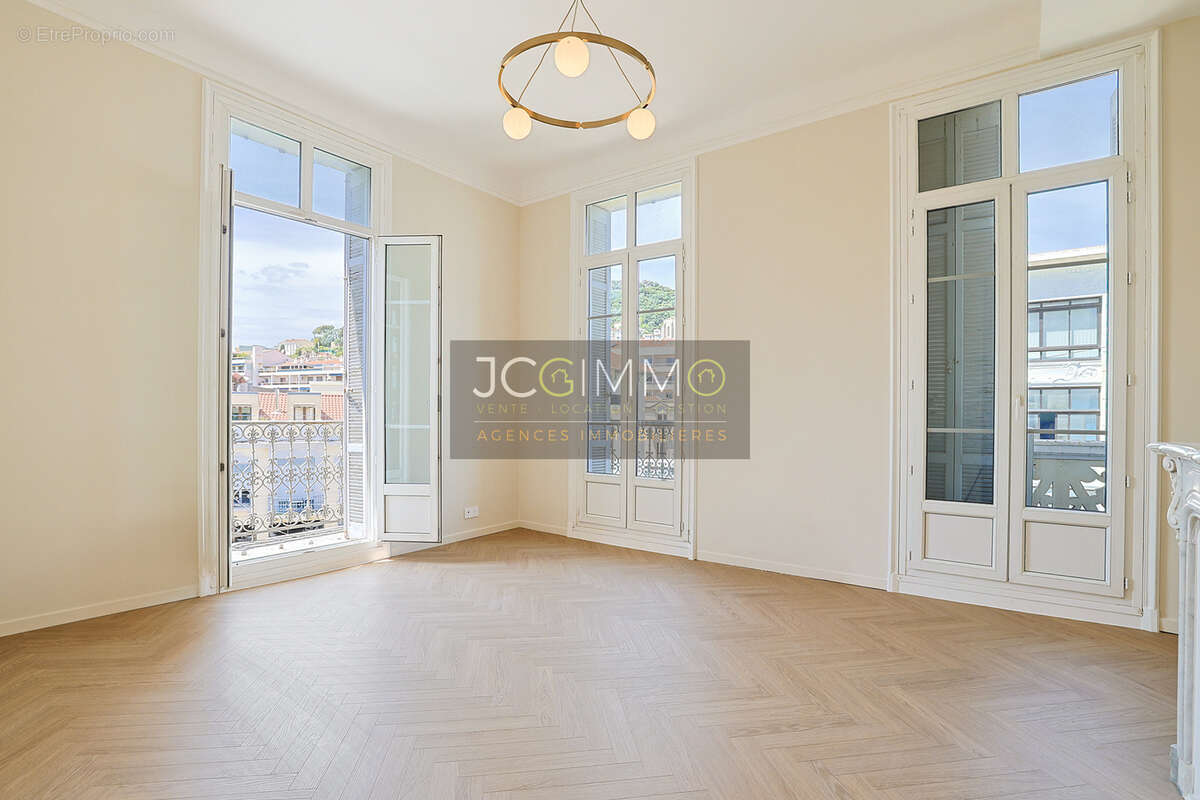 Appartement de charme Gambetta  - T4 de 88 m2 - balconnets - cave et grenier - photo 2