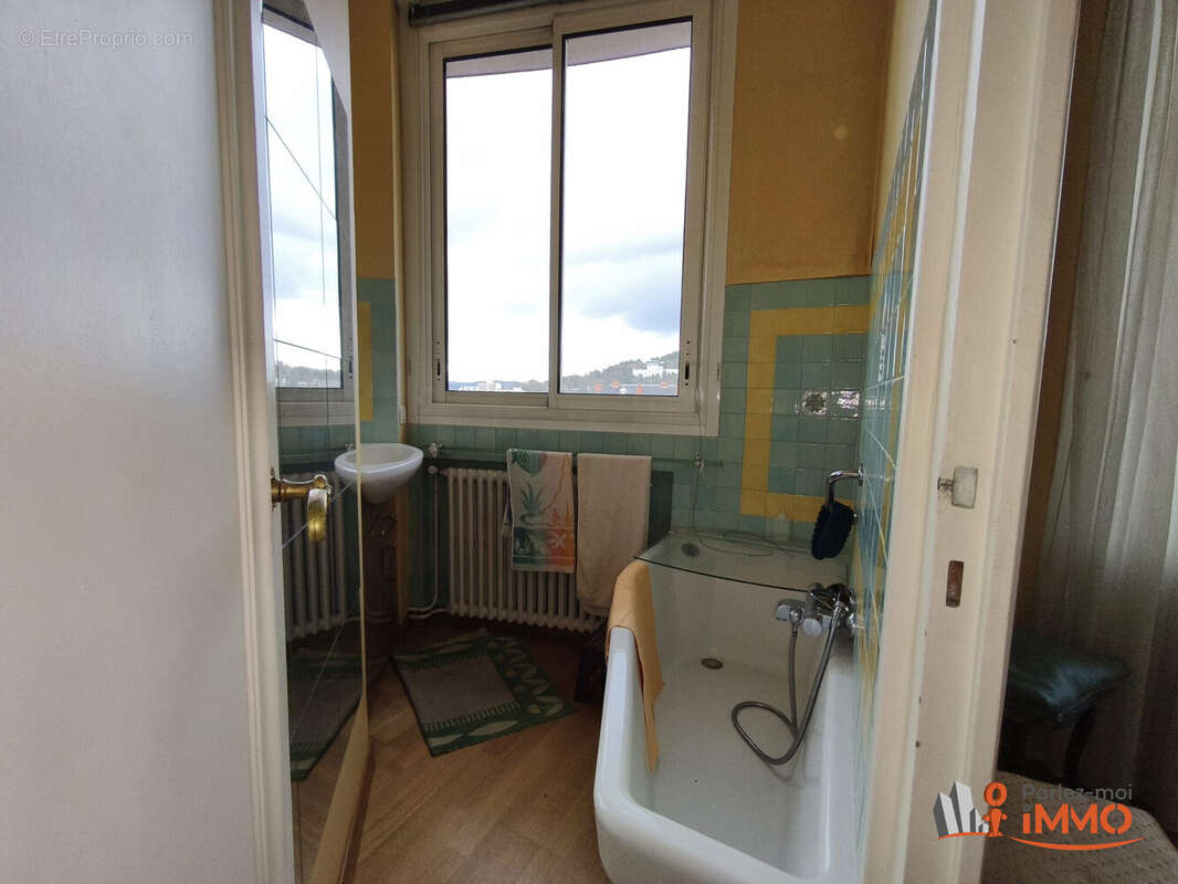 Appartement 64 m² à Saint-Etienne  - photo 5