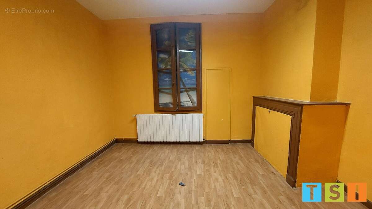 Immeuble sur 2 niveaux avec 2 entrées, 2 appartements à creer centre village - photo 5