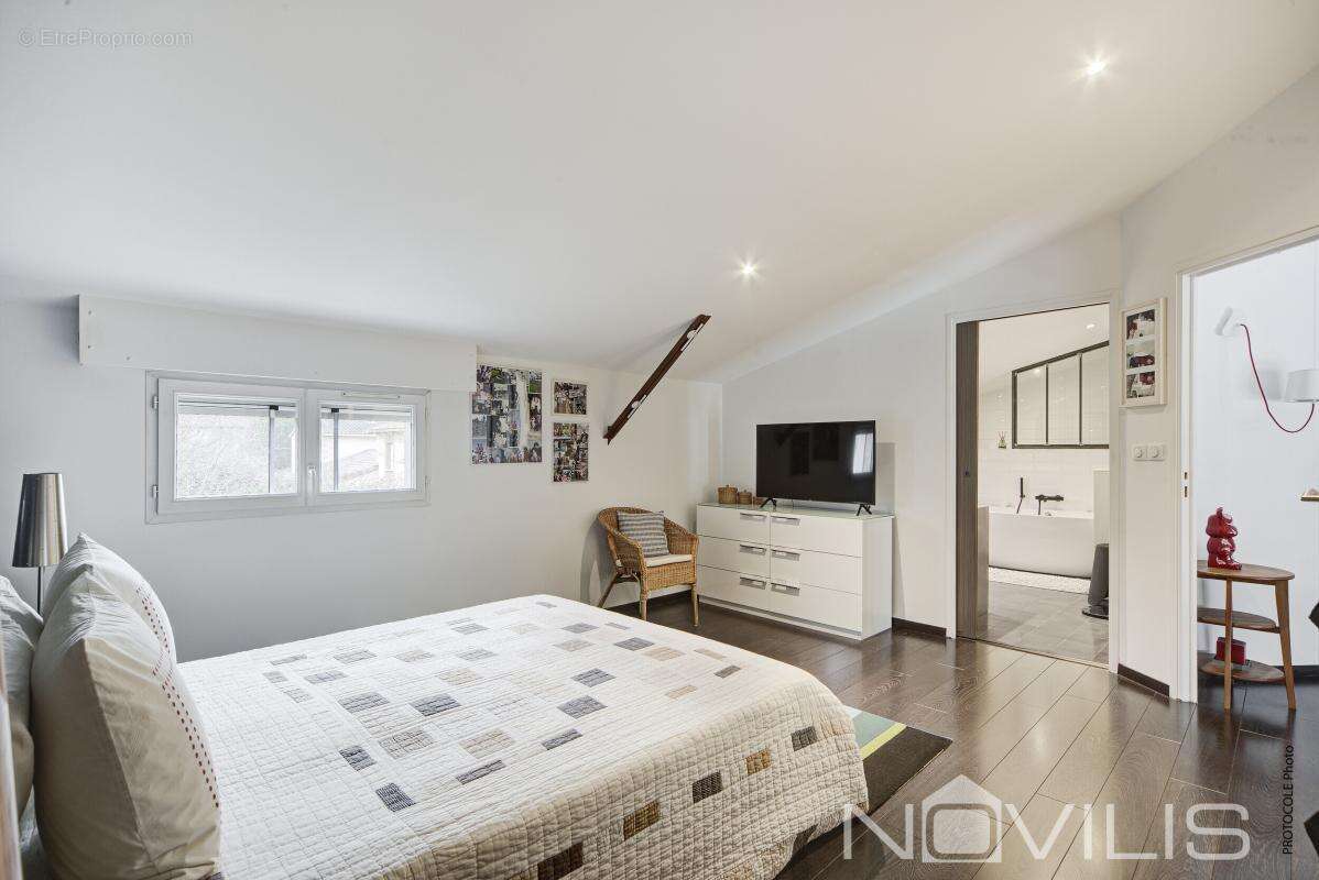 Maison à CASTELGINEST