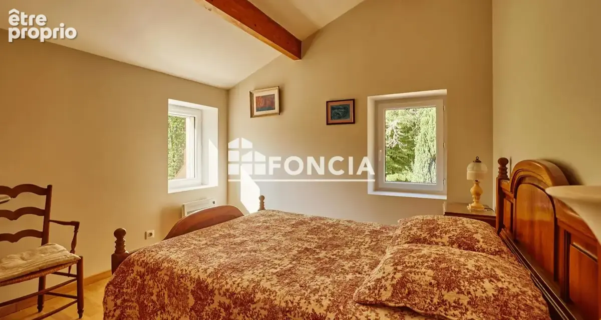 À Eyraud-Crempse-Maurens, découvrez cette maison de 118 m² aux beaux volumes. Un bien alliant confort et potentiel, proposé à 29 - photo 9