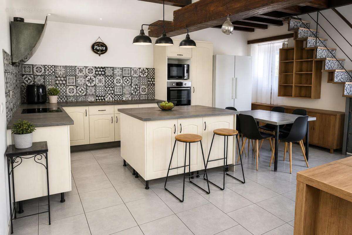 Maison de 6 pièces de 188 m² à Courcelles-la-Forêt - photo 4