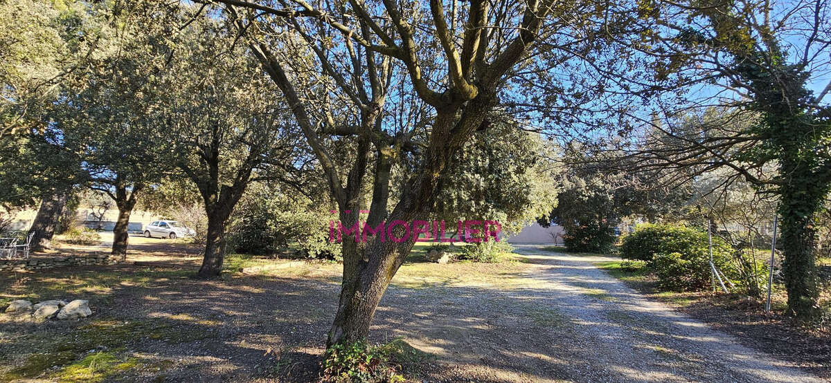 Maison à L'ISLE-SUR-LA-SORGUE