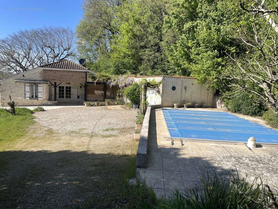 Maison à MONCLAR
