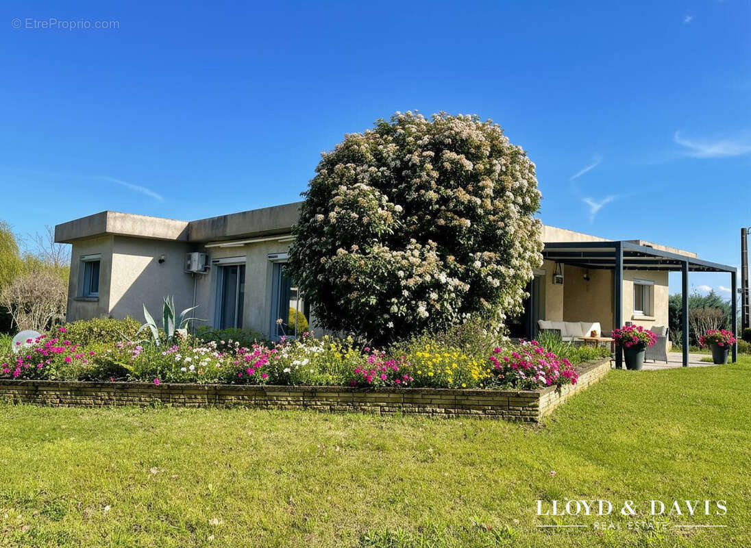 Maison à SAINT-MARCEL-LES-VALENCE